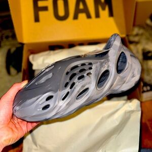 Yeezy foam runner size 11